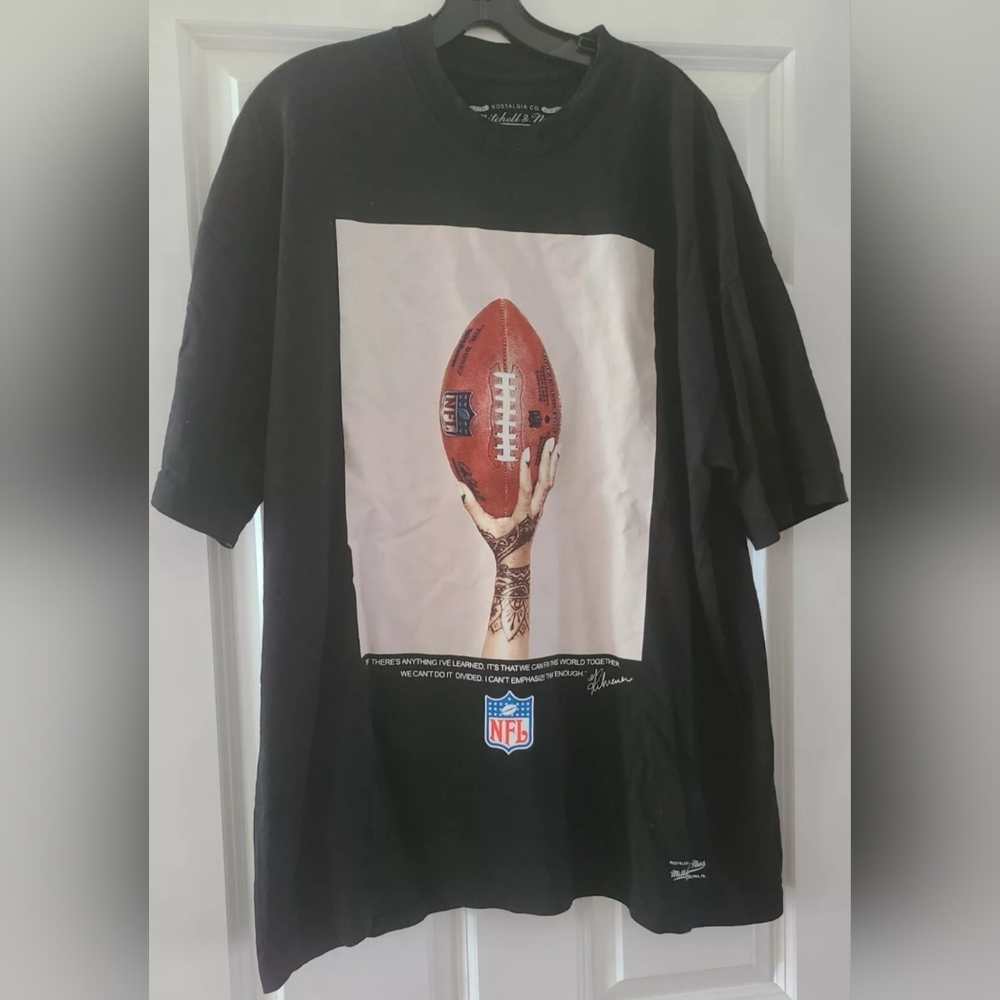 MITCHELL & NESS FENTY SUPER BOWL LVII ICON T-SHIRT SIZE Large - NFL - Rihanna